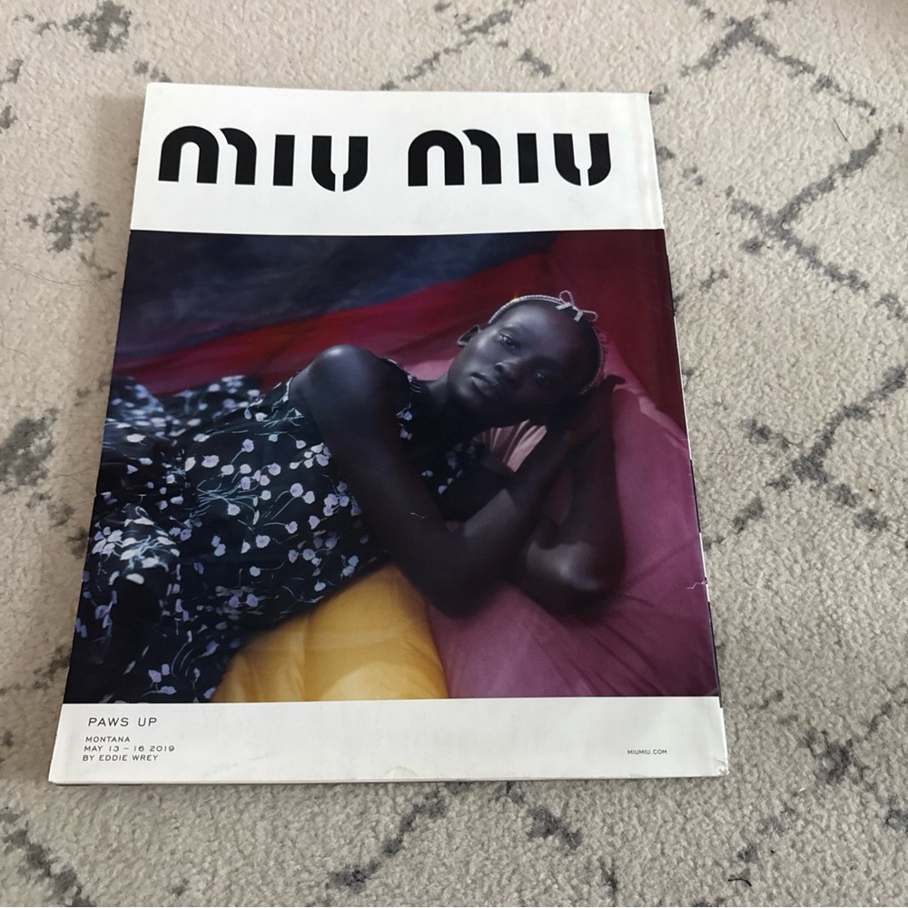 Lot 4 W Magazine 2019 Covers- Cole Sprouse, Kate Moss, Charlize, Margot, Harrier - Picture 3 of 10
